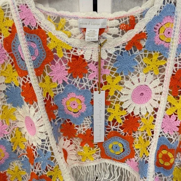 House of Harlow Crochet Floral Fringe Top in White with Multicolor Flowers NWT - Picture 3 of 6